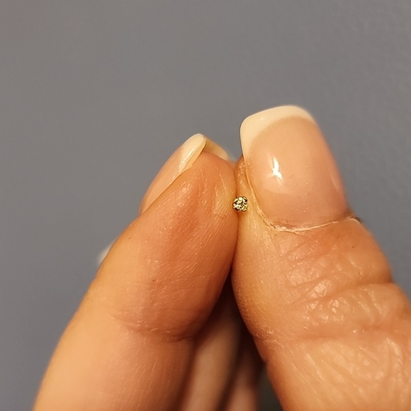 NWT 14K GOLD & DIAMOND 1.5 MM (.015CT TW) YELLOW GOLD NOSE RING TWIST SCREW 20G - Picture 3 of 4